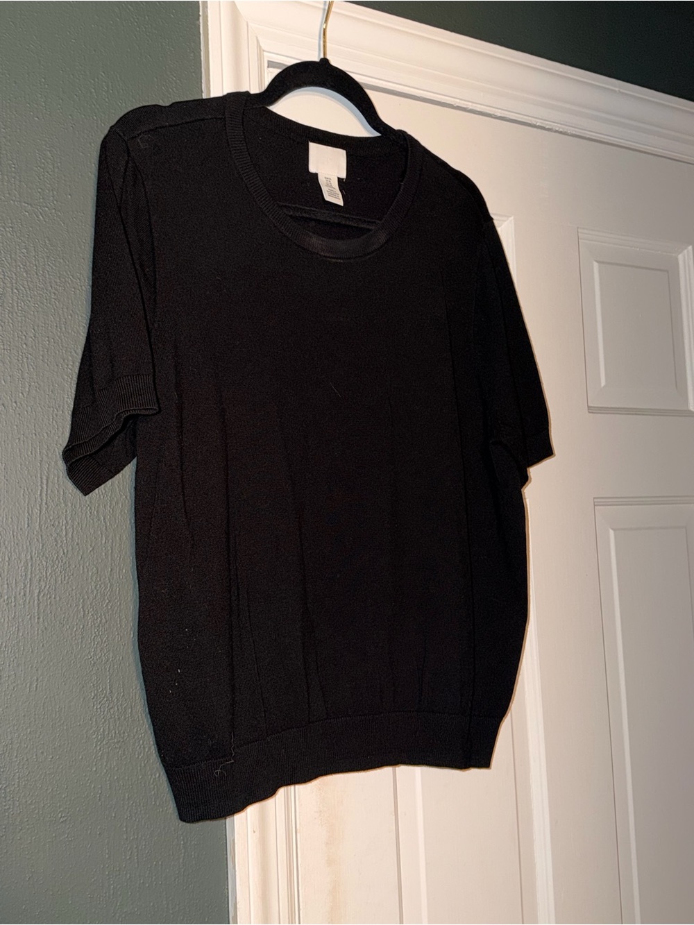 H&M Wonen’s Black Short-Sleeve Knit Sweater